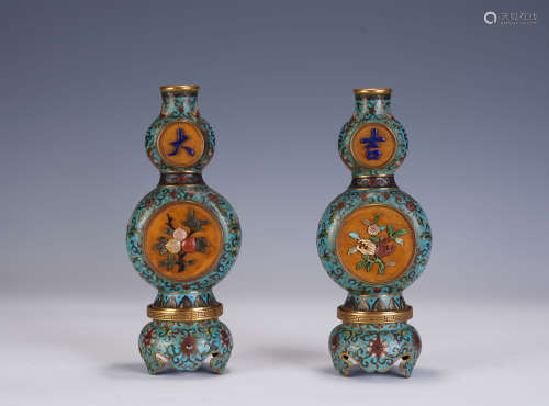 A PAIR OF CHINESE CLOISONNE ENAMEL VASES WITH GEMSTONES INLAID