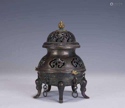A CHINESE SILVER INCENSE CENSER