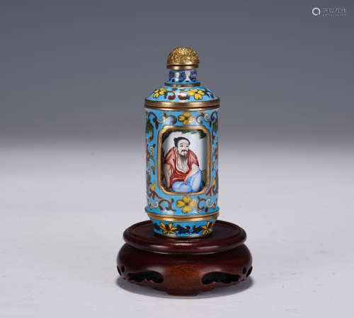 A CHINESE PAINTED ENAMEL SNUFF BOTTLE