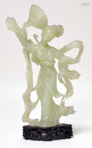 中国：主题在绿色的蛇形，舞者。高24厘米