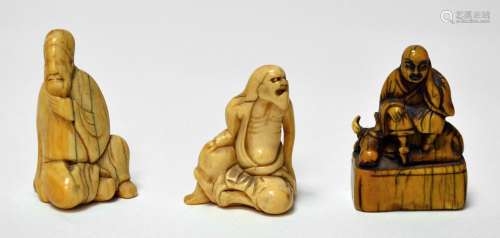 日本-江户时代中期（1603年-1868年）象牙网状物三件，仙人坐着，老者...