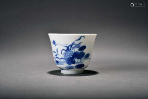 A Chinese blue and white wine cup, Kangxi