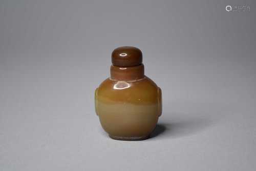 A small Chinese chalcedony snuff bottle