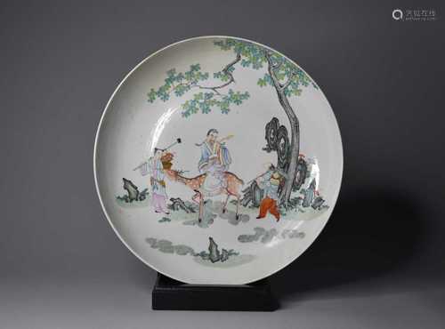 A large Chinese famille rose dish, Yongzheng six-character m...