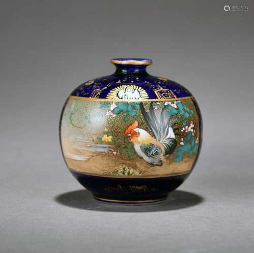 A small Japanese Satsuma globe vase by Kinkozan