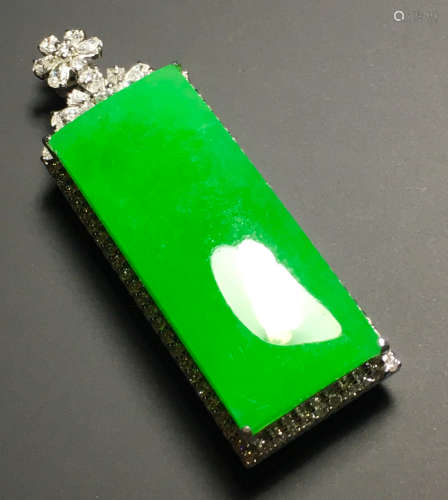 ICY GREEN JADEITE PENDANT