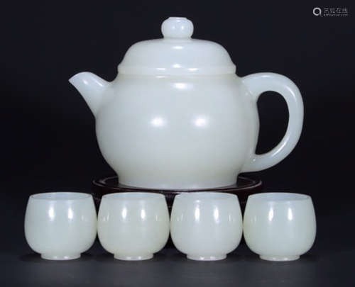 SET OF HETIAN JADE TEAPOT&CUPS