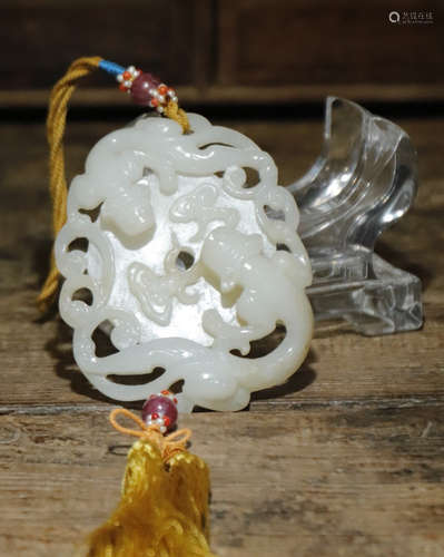 HETIAN JADE DRAGON PATTERN PENDANT