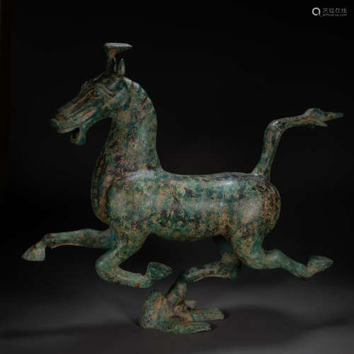 CHINESE BRONZE GALLOPING HORSE TREADING ON A FLYING SWALLOW
