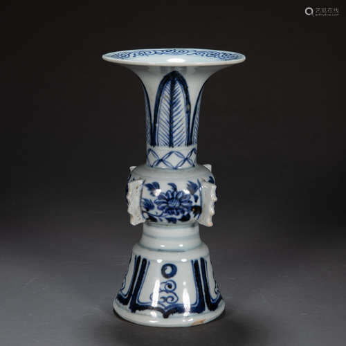 CHINESE YUAN DYNASTY BLUE AND WHITE VASE