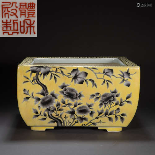 CHINESE COLORFUL FLOWER POT, QING DYNASTY