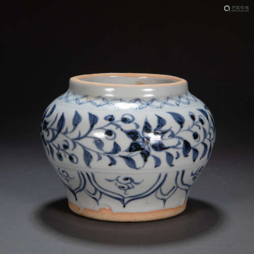 CHINESE YUAN DYNASTY BLUE AND WHITE JAR