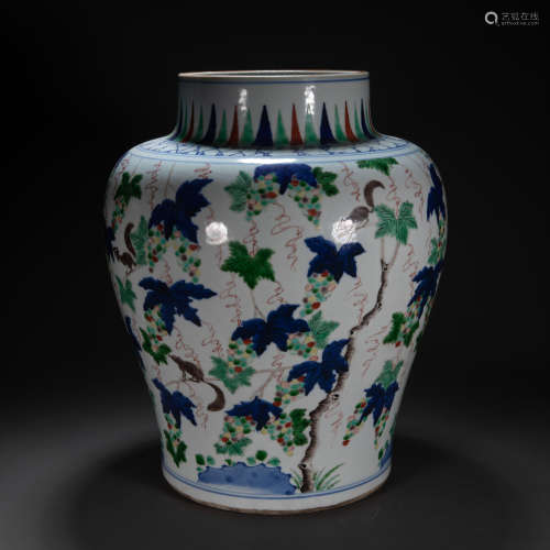 CHINESE MULTICOLORED JAR, QING DYNASTY