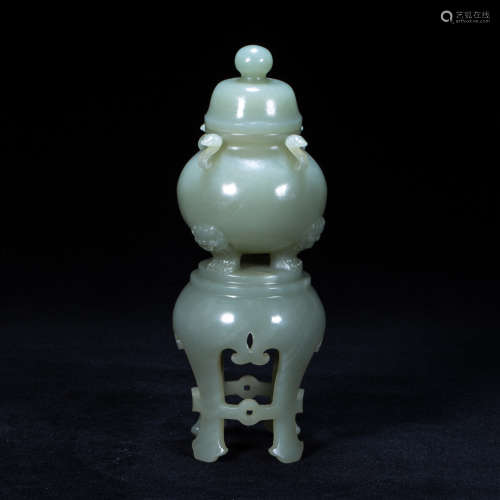 CHINESE QING DYNASTY JADE BOTTLE