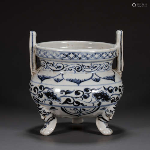 CHINESE MING DYNASTY BLUE AND WHITE INCENSE BURNER