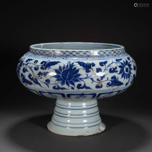 CHINESE MING DYNASTY HIGH-FOOT BOWL (DAMAGED)