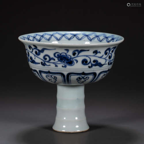 CHINESE YUAN DYNASTY BLUE AND WHITE GOBLET