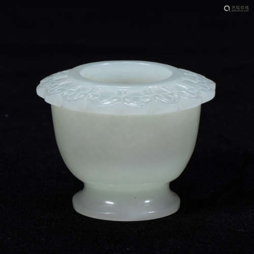 CHINA QING DYNASTY WHITE JADE CUP