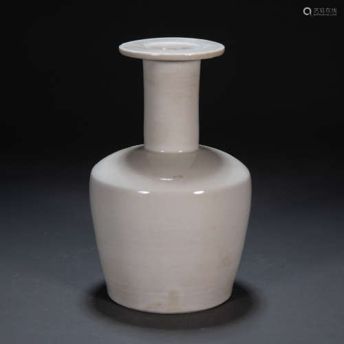 CHINESE DING WARE PLATE MOUTH VASE, NORTHERN SONG DYNASTY