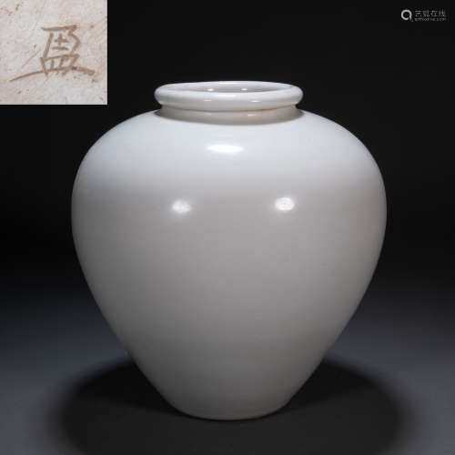 CHINESE XING WARE JAR, FIVE DYNASTIES PERIOD