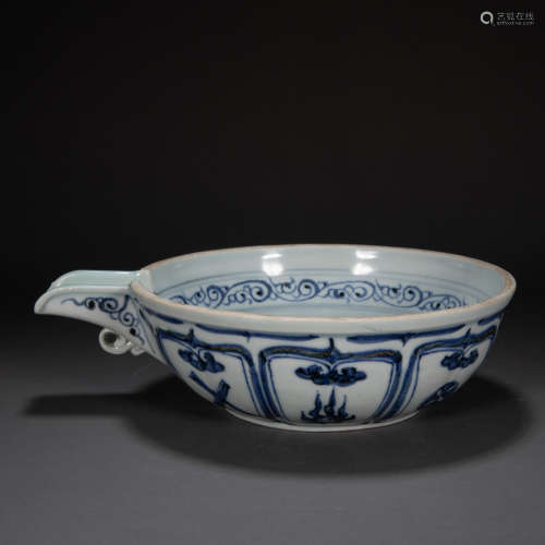CHINESE BLUE AND WHITE BRUSH WASH, MING DYNASTY