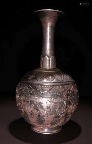 SILVER BEAST PATTERN HIGH NECK VASE