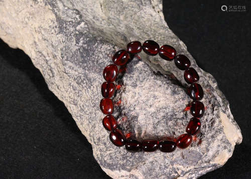 AMBER BEADS STRING BRACELET