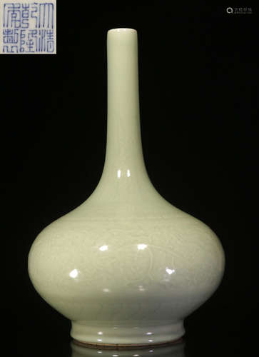 QIANLONG MARK SHADOW CELADON GLAZE VASE