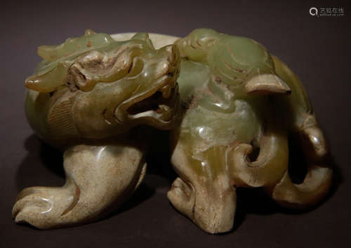 ANTIQUE JADE BEAST SHAPE PENDANT