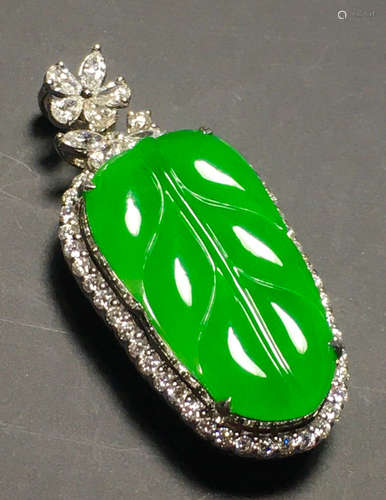 ICY GREEN JADEITE LEAF SHAPE PENDANT