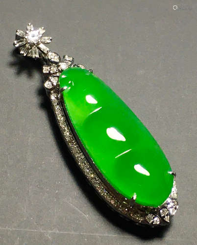 ICY GREEN JADEITE PEA SHAPE PENDANT