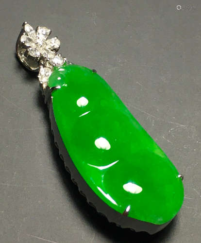 ICY GREEN JADEITE PEA SHAPE PENDANT