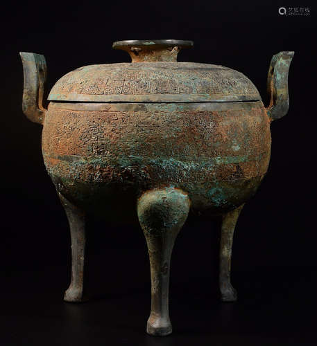 BRONZE TRIPOD DING VESSEL