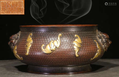 XUANDE MARK GILT BRONZE BAT PATTERN CENSER