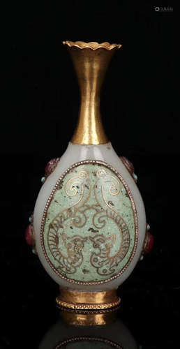 CHALCEDONY&GILT SILVER CARVED VASE