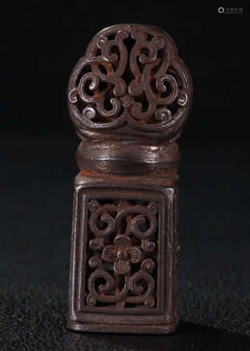 TIBETAN IRON CAST SEAL