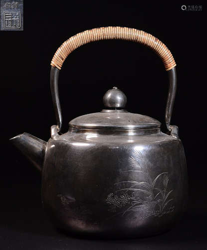 SILVER CAST POT WITH HANDLE