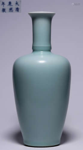 KANGXI MARK GREEN GLAZE VASE