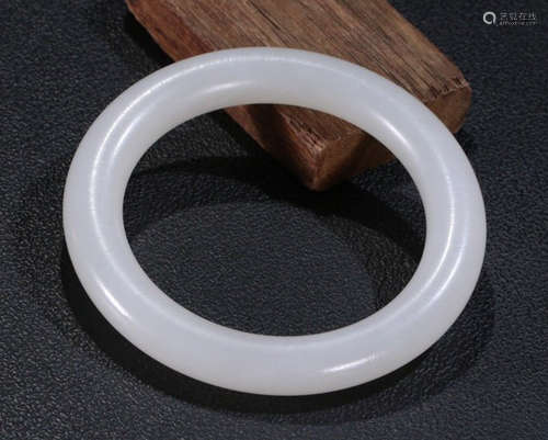 XINJIANG HETIAN JADE CARVED BANGLE