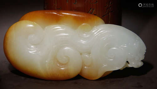 XINJIANG HETIAN JADE SEED CARVED PENDANT