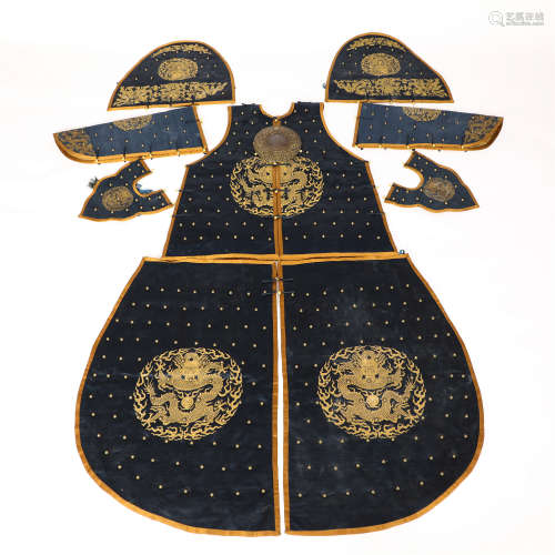 A SET OF CHINESE MILITARY CLOTHES