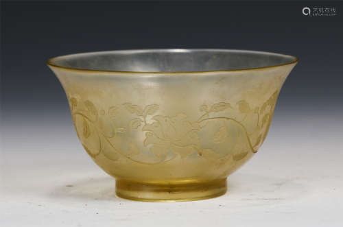 A CHINESE PEKING GLASS CUP