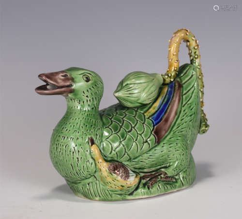 A CHINESE BIONIC GLAZED PORCELAIN DUCK