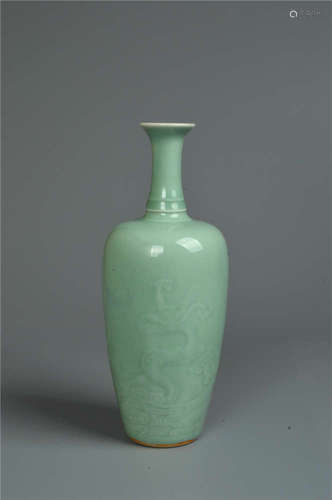 Bean Green Glaze Bottle With Carved Dragon Pattern