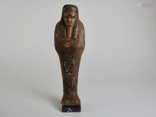 Oushebti，彩绘陶器，带纹章，新王国类型，高9.5厘米。