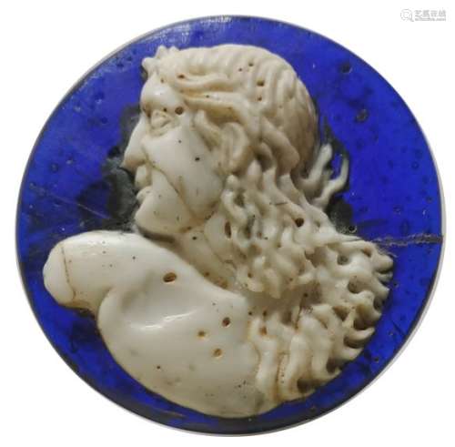 蓝白相间的椎体奖章，可能是代表海神海王星的，罗马艺术一到三世纪...