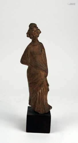 大型雕像，代表一位头戴髻的妇女。18.7厘米的陶器颈部修复体罗马时...
