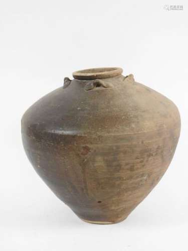 陶瓷罐子。印度支那.可能是Sukothaï或Khmer XII-XVès.高:40厘米。