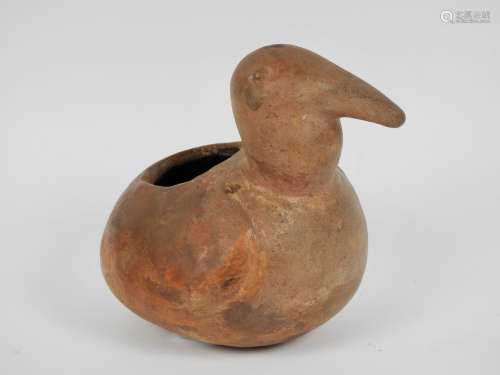 泥塑鸭形大花瓶用恩戈贝烧制，破损、胶合、缺失，卡利马文化。长：19厘...