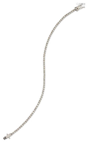 A DIAMOND LINE BRACELET